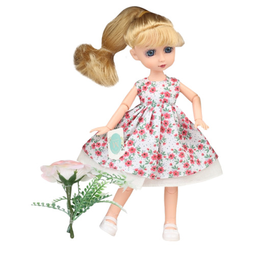 Păpușa „Mulisha” în rochie florală cu accesorii QJ151B