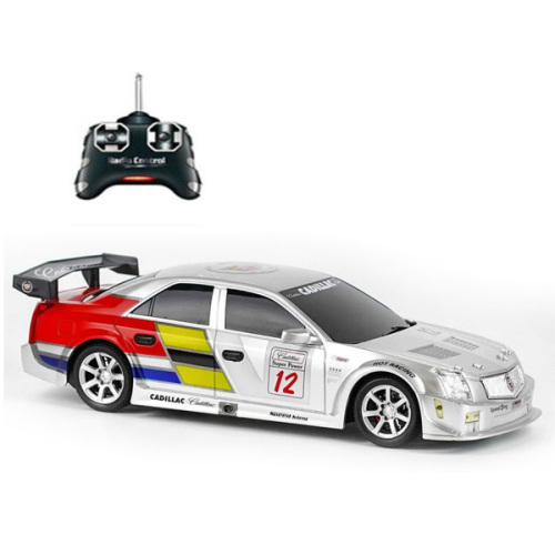 Mașină 1:24 pe un Cadilac CTS 866-2424