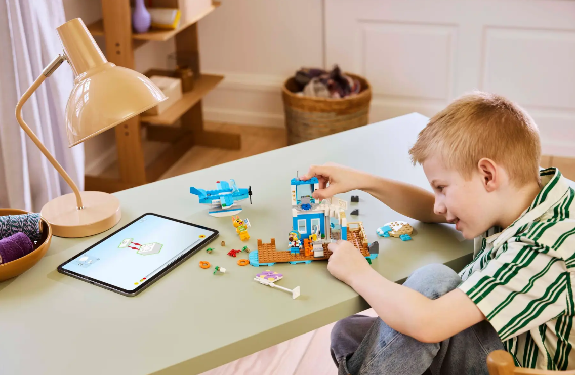 LEGO ANIMAL CROSSING FLY WITH DODO AIRLINES, 77051