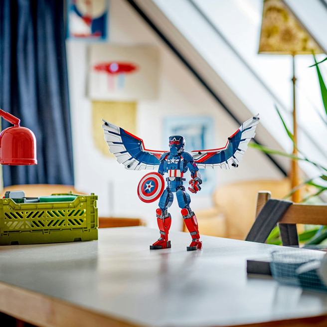 Constructor LEGO Marvel Noua figură Căpitanul America 76296