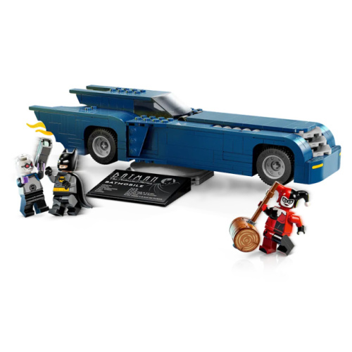 Constructor LEGO Batman Movie Batman în Batmobile versus Harley Quinn și Mr Freeze 76274