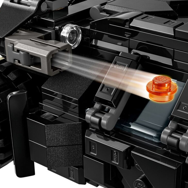 Constructor LEGO Batman Movie Batman Tumbler vs Two-Face și Joker 76303