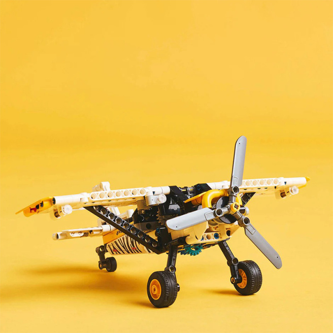 LEGO Technic Avion de tufiș 42198