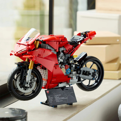 Constructor LEGO Technic Motocicleta Ducati Panigale V4 S,  42202