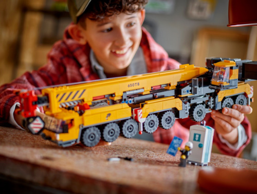 LEGO CITY YELLOW MOBILE CONSTRUCTION CRANE, 60409