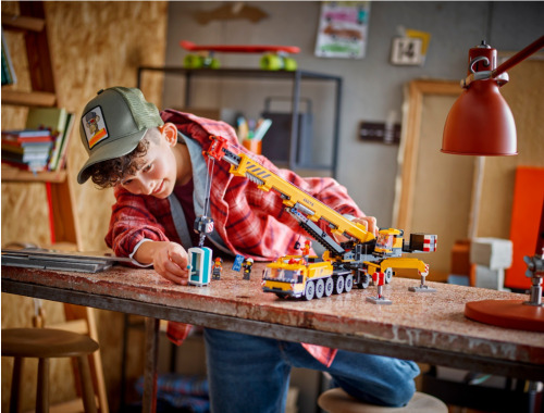 LEGO CITY YELLOW MOBILE CONSTRUCTION CRANE, 60409