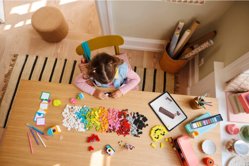 LEGO CLASSIC CREATIVE HAPPY BOX, 11042