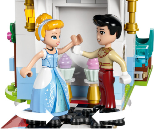 LEGO DISNEY CINDERELLAS CASTLE & HORSE CARRIAGE, 43275