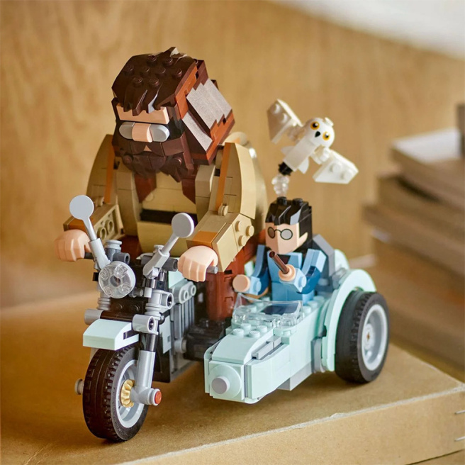 LEGO Harry Potter Călătoria lui Hagrid și Harry pe motocicletă, 76443