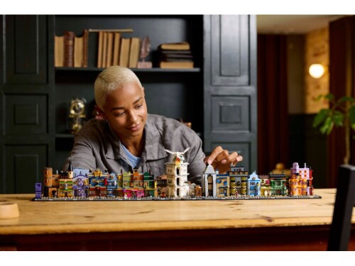 LEGO Harry Potter Magazinele Magice din Aleea Diagon, 76444