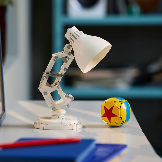Lampă LEGO Ideas Disney Pixar Luxo Jr., 21357