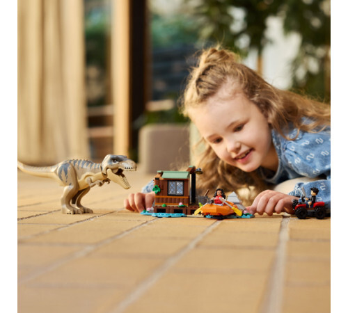 LEGO Jurassic World: Evadarea tiranozaurului, 76975