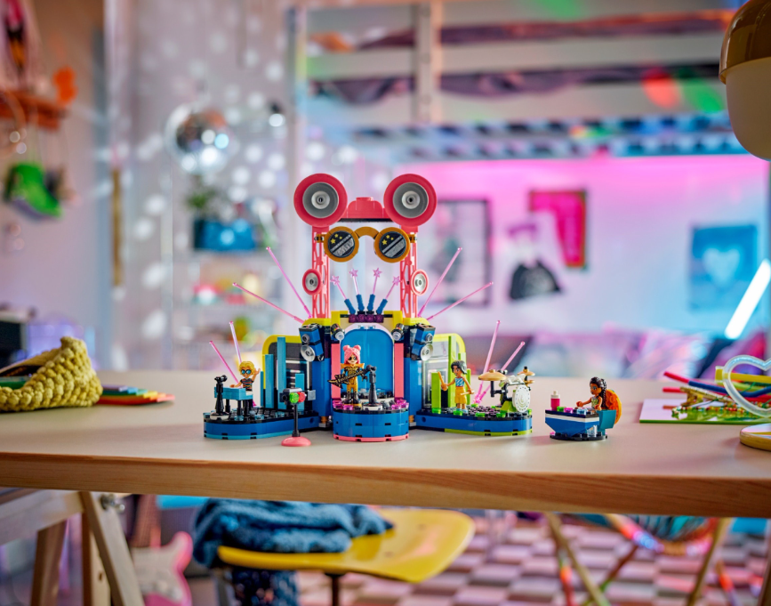 LEGO FRIENDS CONCURSĂ MUZICALUL ÎN ORASUL HEARTLAKE, 42616