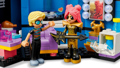 LEGO FRIENDS CONCURSĂ MUZICALUL ÎN ORASUL HEARTLAKE, 42616