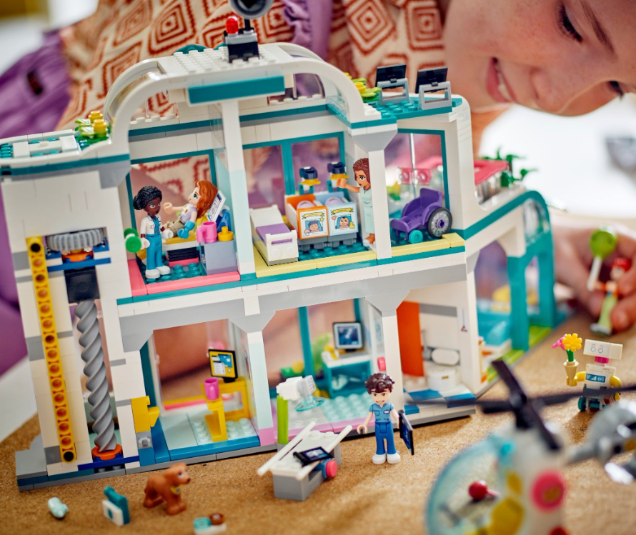 LEGO FRIENDS SPITALUL ORASULUI HEARTLAKE, 42621