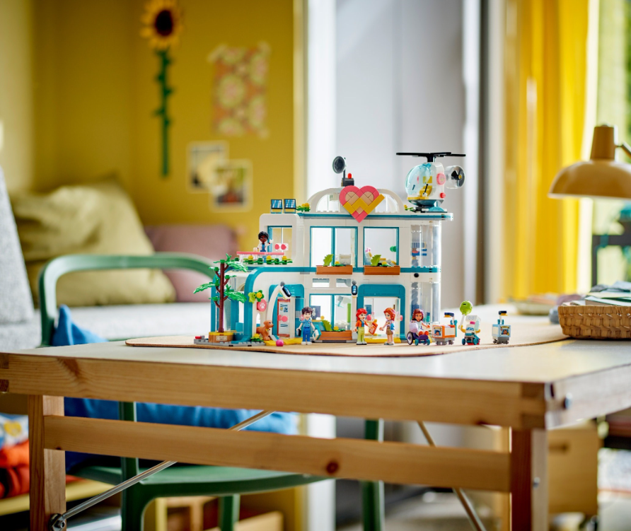 LEGO FRIENDS SPITALUL ORASULUI HEARTLAKE, 42621