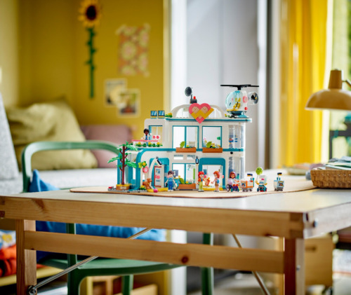 LEGO FRIENDS SPITALUL ORASULUI HEARTLAKE, 42621