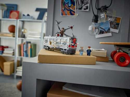 Lego Marvel Constructor „Omul-Păianjen vs. Doctor Octopus: Scena din metrou” (393 piese), 76321