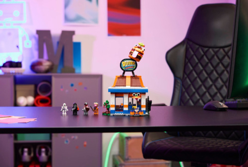 LEGO FORTNITE DURRR BURGER RESTAURANT, 77076