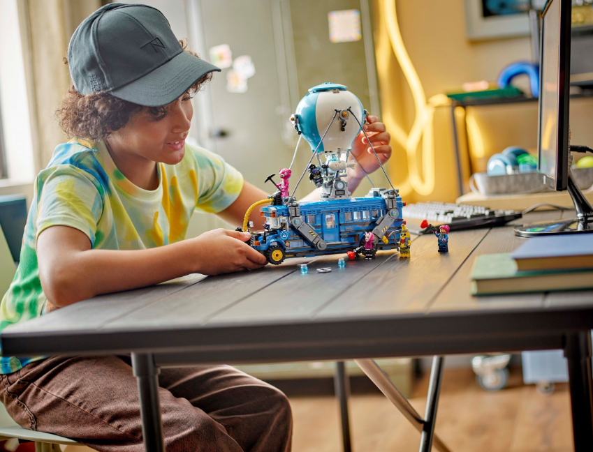 LEGO FORTNITE BATTLE BUS, 77073