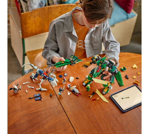 LEGO Ninjago Set Robotul Jet al lui Lloyd , 71845