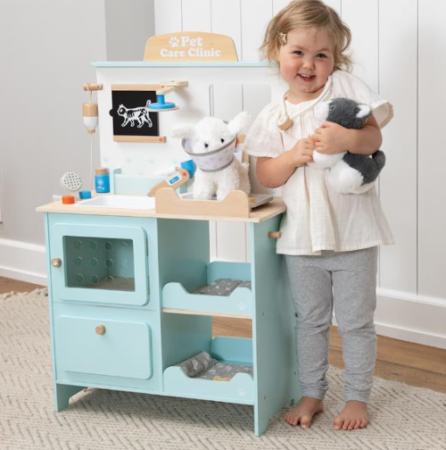Set de joacă din lemn „Clinică veterinară” W10L016