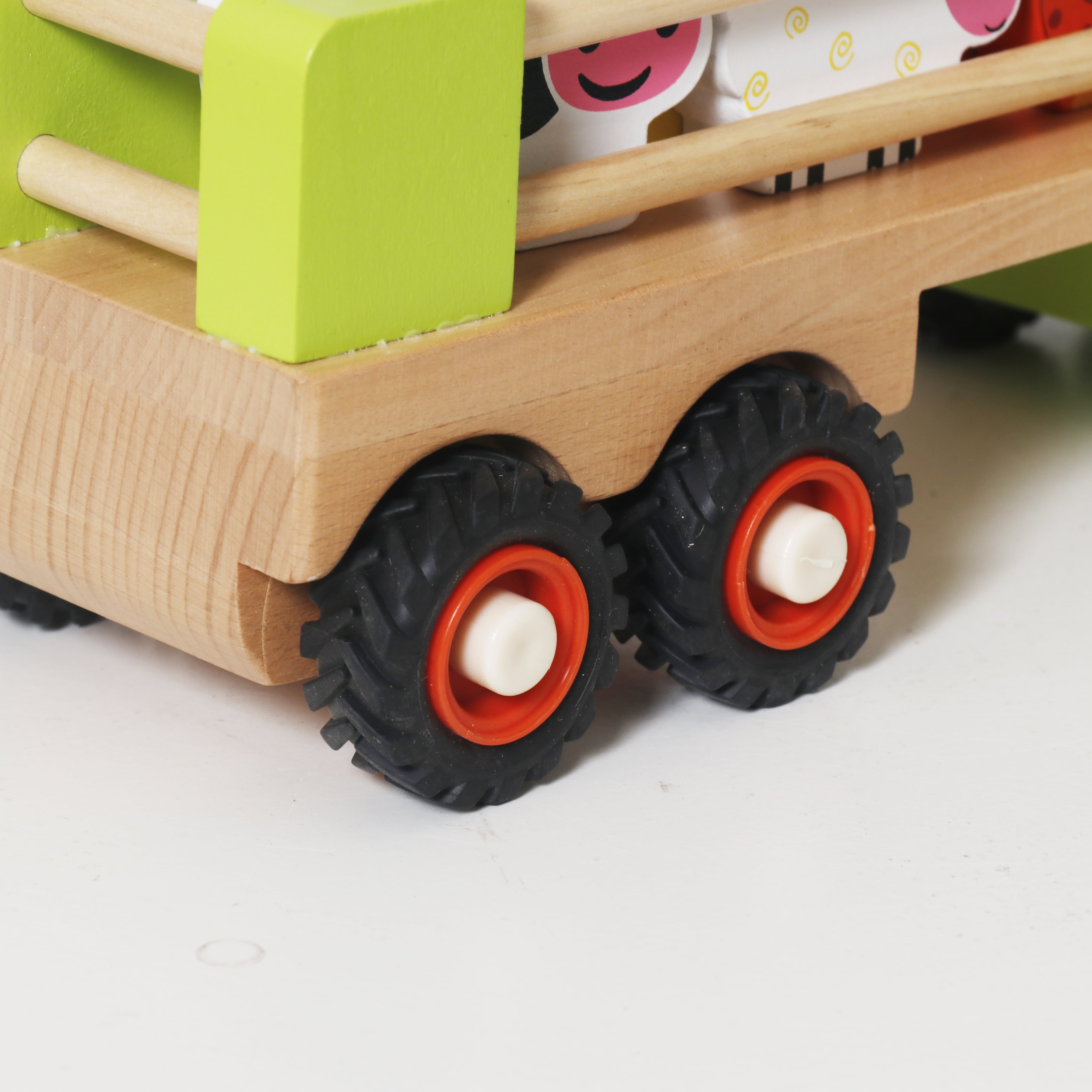 Mașină din lemn cu animale „Fermă”, W04A688