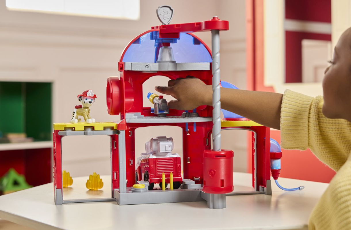 PATRULA CATELUSILOR STATIE DE POMPIERI INTERACTIVA CU ACCESORII SI FIGURINA MARSHALL, 6073760