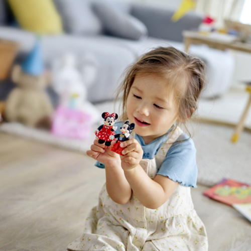 Конструктор LEGO DUPLO Праздничный поезд Микки и Минни 10941