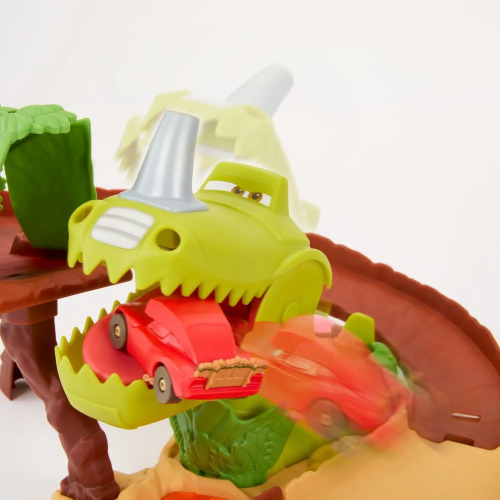 CARS SET DE JOACA DINO SI MASINUTA CAVE FULGER MCQUEEN, MTHMD74