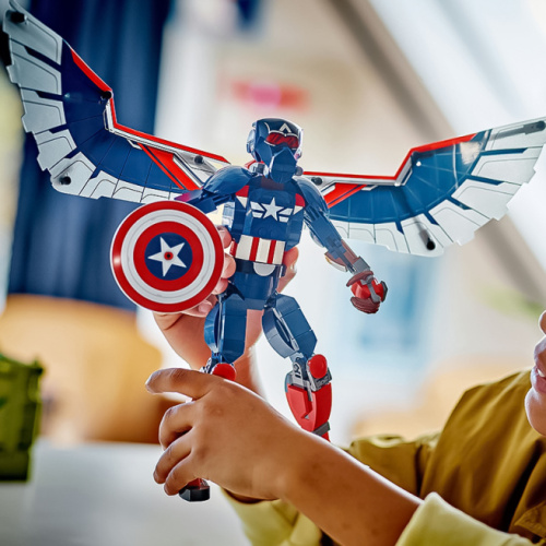 Конструктор LEGO Marvel Новая фигурка Капитана Америки 76296