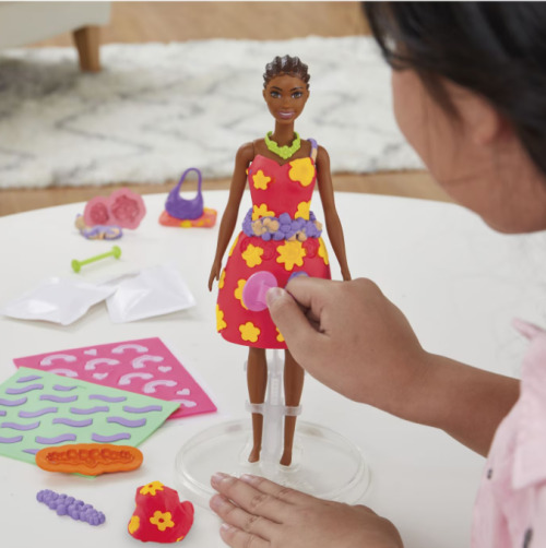 PLAY DOH BARBIE SET PLASTELINA CREATII VESTIMENTARE CU FLORI, G1355