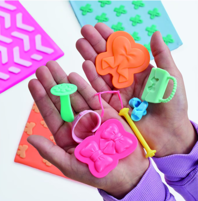 PLAY DOH BARBIE SET PLASTELINA CREATII VESTIMENTARE CU FLORI, G1355