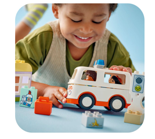 LEGO DUPLO Машина скорой помощи и водитель, 10447