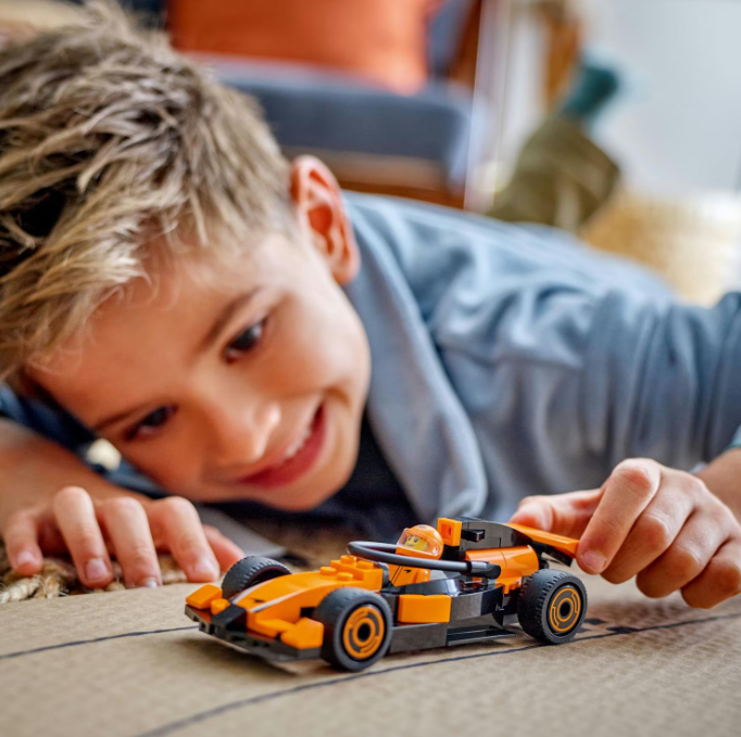 LEGO CITY Пилот Формулы-1 с гоночным автомобилем McLaren, 60442