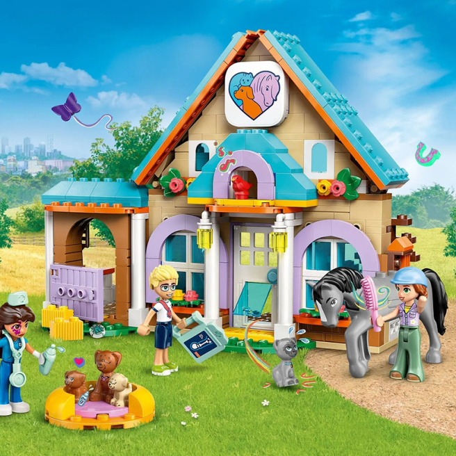 Конструктор LEGO Friends Ветклиника для лошадей и домашних животных 42651