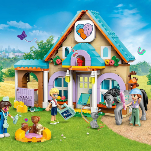 Конструктор LEGO Friends Ветклиника для лошадей и домашних животных 42651