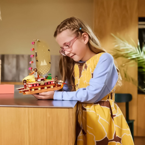Конструктор LEGO Disney Приключенческий каноэ Моаны 43270