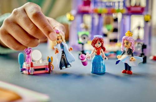 LEGO FRIENDS SHOW DE MODA IN ORASUL HEARTLAKE, 42685