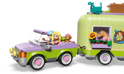 LEGO FRIENDS REMORCA PENTRU CAL SI MANZ, 42695