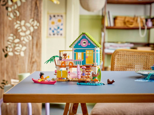 LEGO FRIENDS CASA PE PLAJA CU FOCI, 42699
