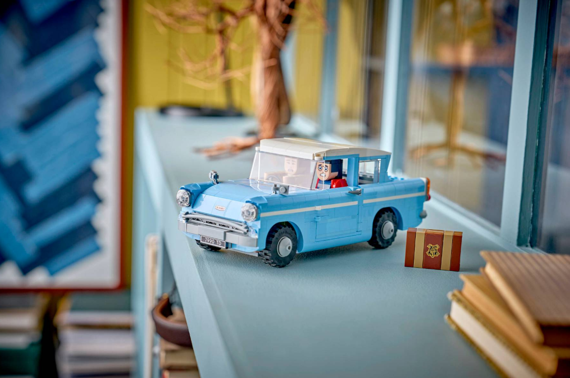 LEGO HARRY POTTER FORD ANGLIA ZBURTOR FERMECAT, 76470