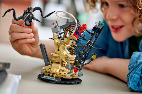 LEGO MARVEL BATALIE MEMORABILA OMUL PAIANJEN VS SANDMAN, 76334