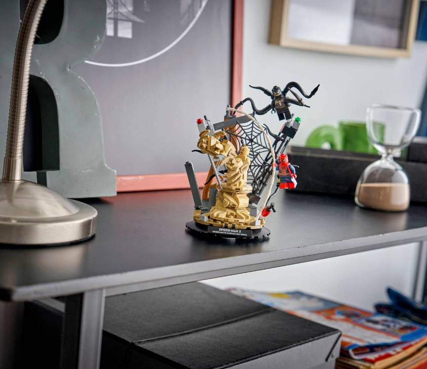 LEGO MARVEL BATALIE MEMORABILA OMUL PAIANJEN VS SANDMAN, 76334