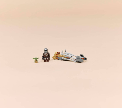 LEGO STAR WARS MOTOCICLETA RAPIDA A LUI MANDALORIAN SI GROGU, 75436