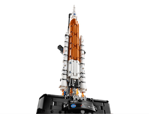 LEGO TECHNIC RACHETA SISTEMULUI DE LANSARE SPATIALA NASA ARTEMIS, 42221