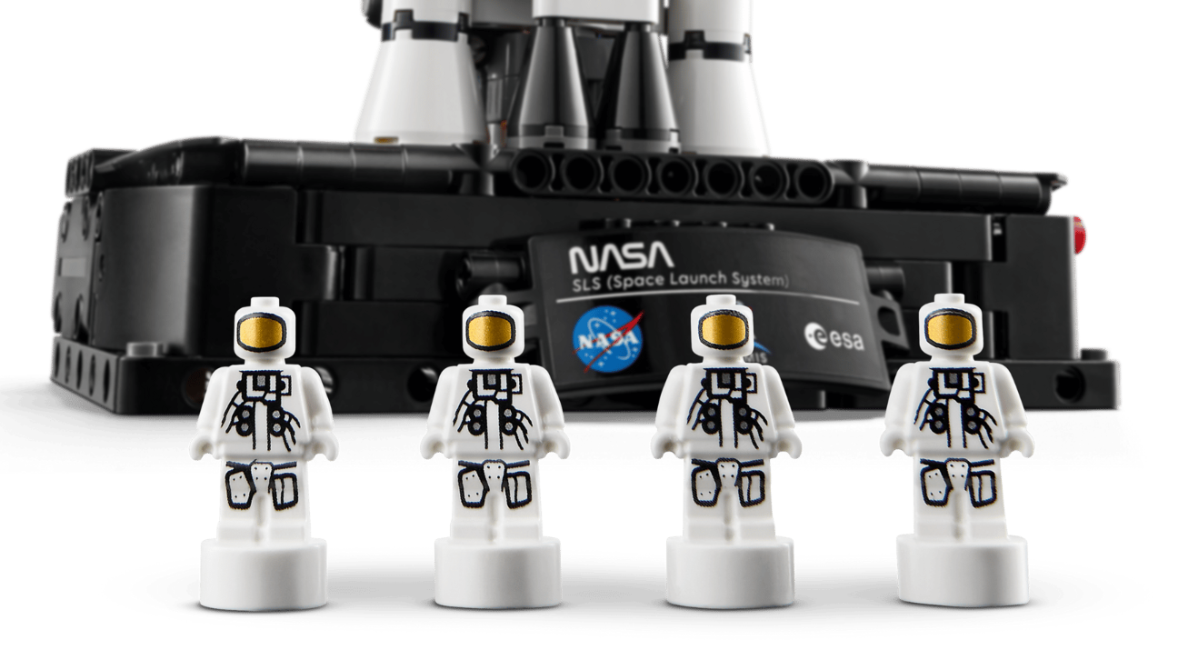 LEGO TECHNIC RACHETA SISTEMULUI DE LANSARE SPATIALA NASA ARTEMIS, 42221