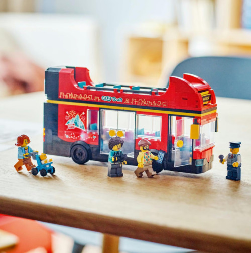 LEGO CITY AUTOBUZ TURISTIC ROSU CU ETAJ, 60407