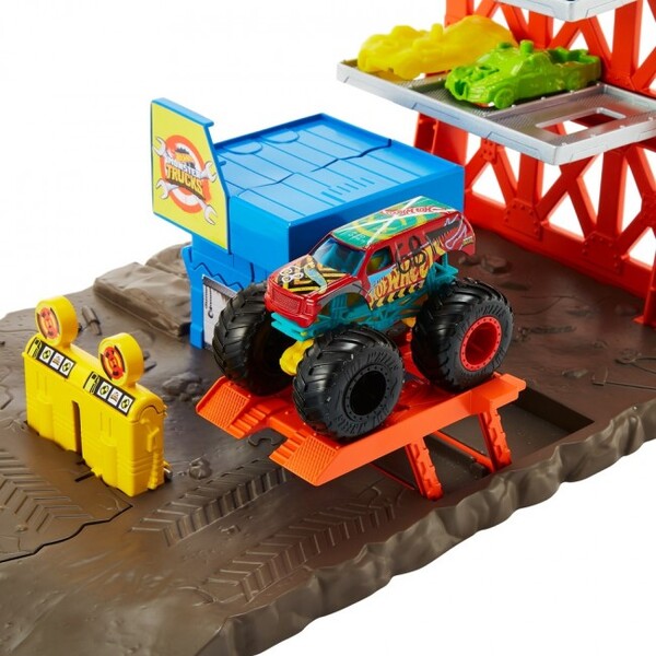 Hot Wheels Игровой набор «Приключения на станции» серии «Monster Trucks» HFB12