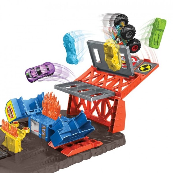 Hot Wheels Игровой набор «Приключения на станции» серии «Monster Trucks» HFB12